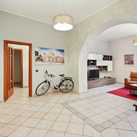 Central Balcony Apartment 卡塔尼亚 外观 照片