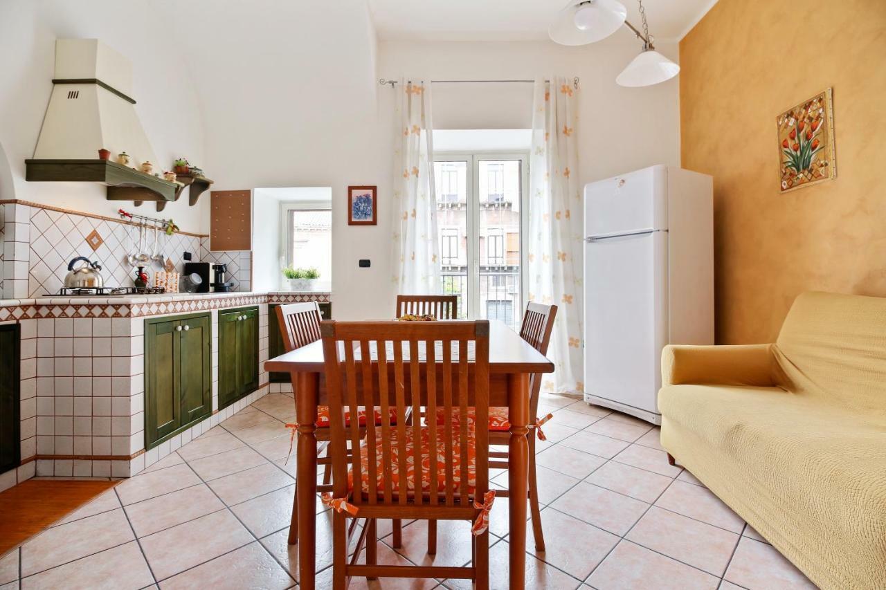 Central Balcony Apartment 卡塔尼亚 外观 照片